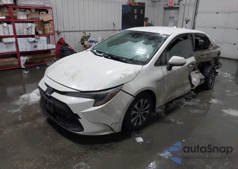 2020 Toyota Corolla Hybrid Le z USA, uszkodzony, nr VIN JTDEBRBE2LJ008337